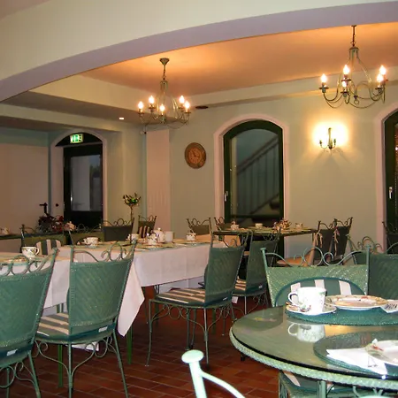 호텔 Schlossgarten Am Park Von Sanssouci 3*